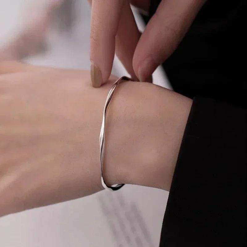 Bracelete Aurora Solitária - Banho em ouro 18k