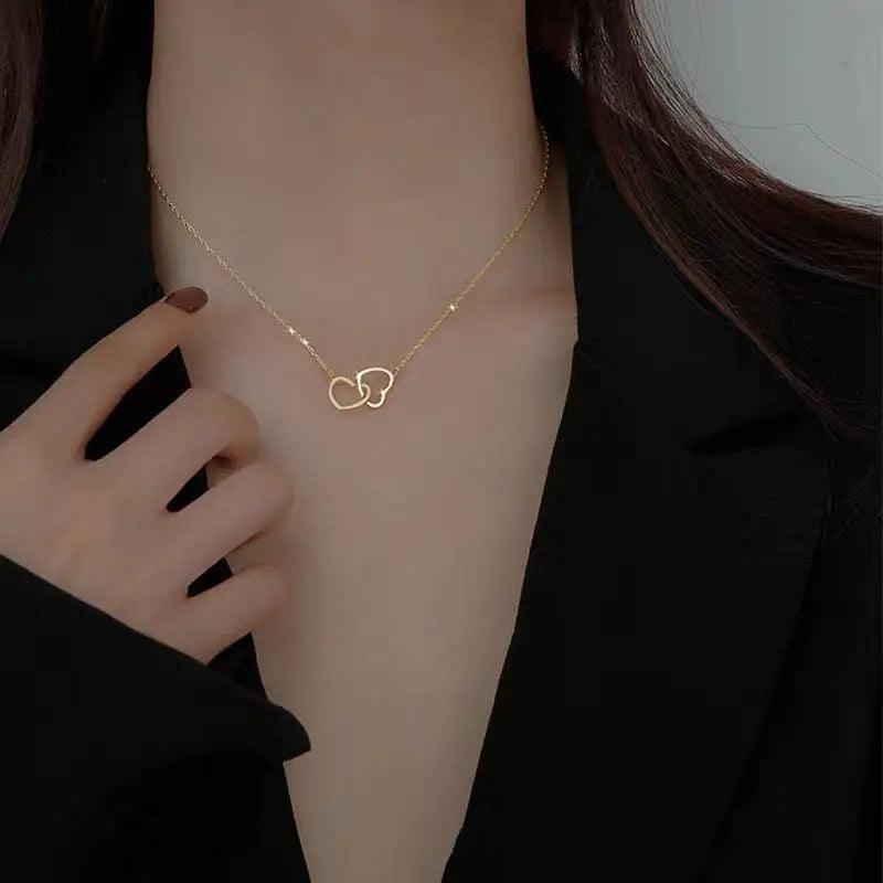 Colar Coração Entrelaçado - Banhado em ouro 18k